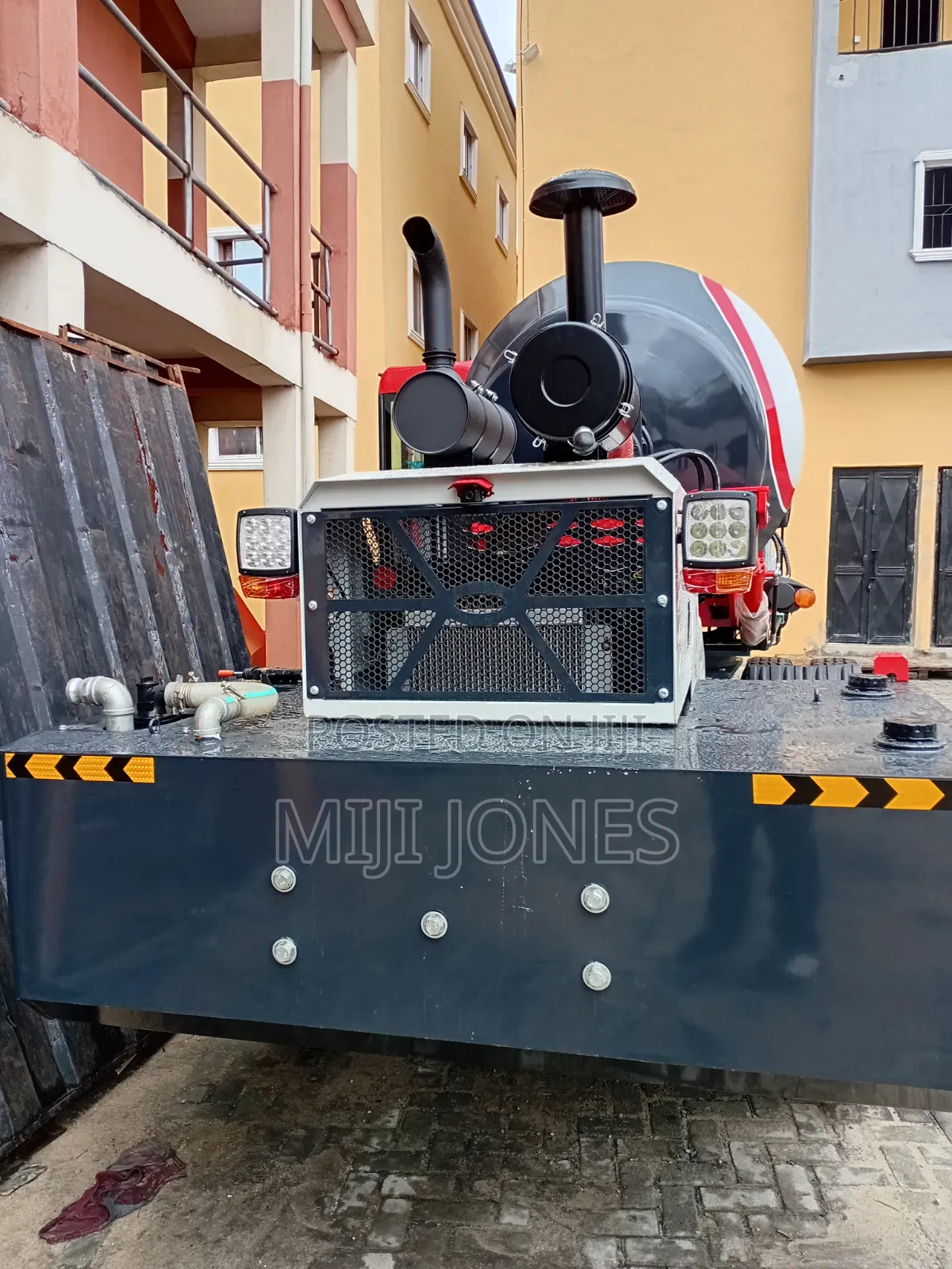 Brand New Self Loading Concrete Mixer 4m3 / 4 Cubic - Diesel