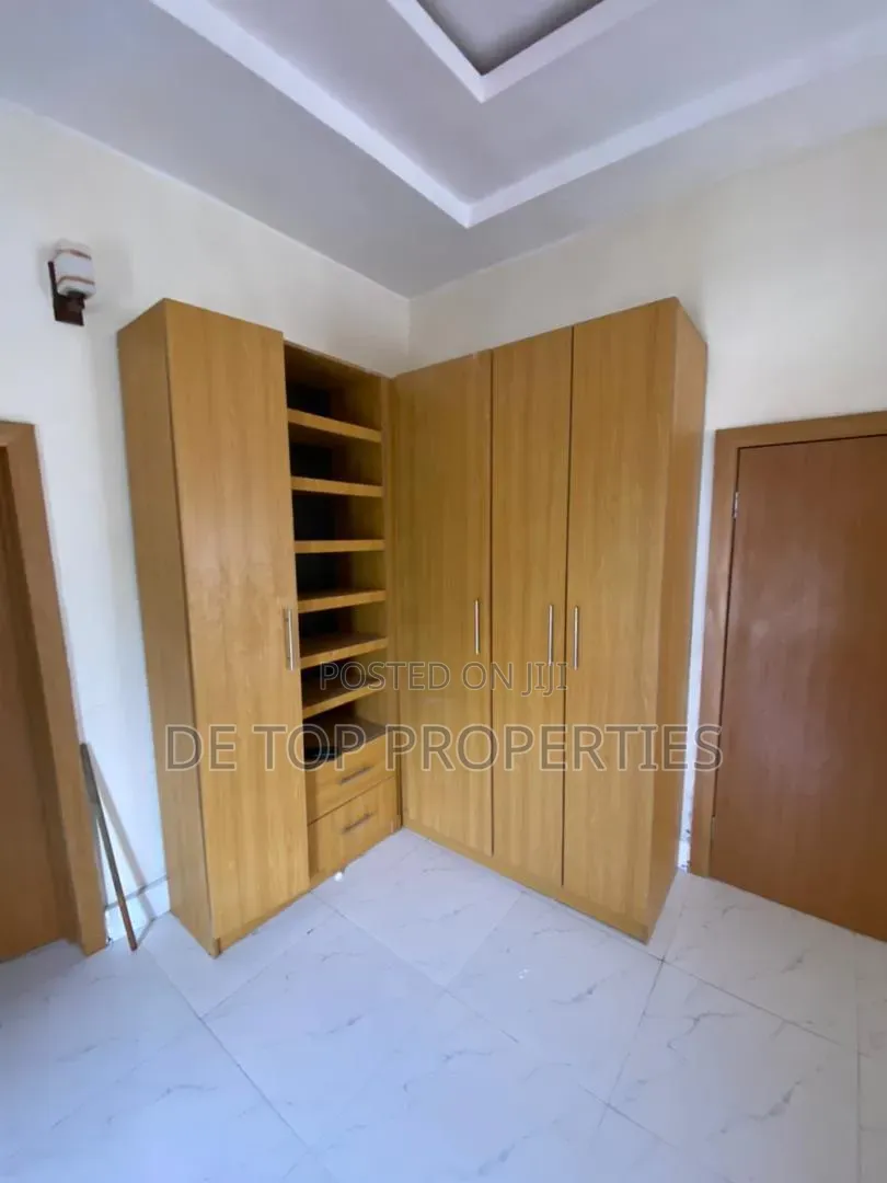 4bdrm Duplex in Ikota Gra Lekki for rent