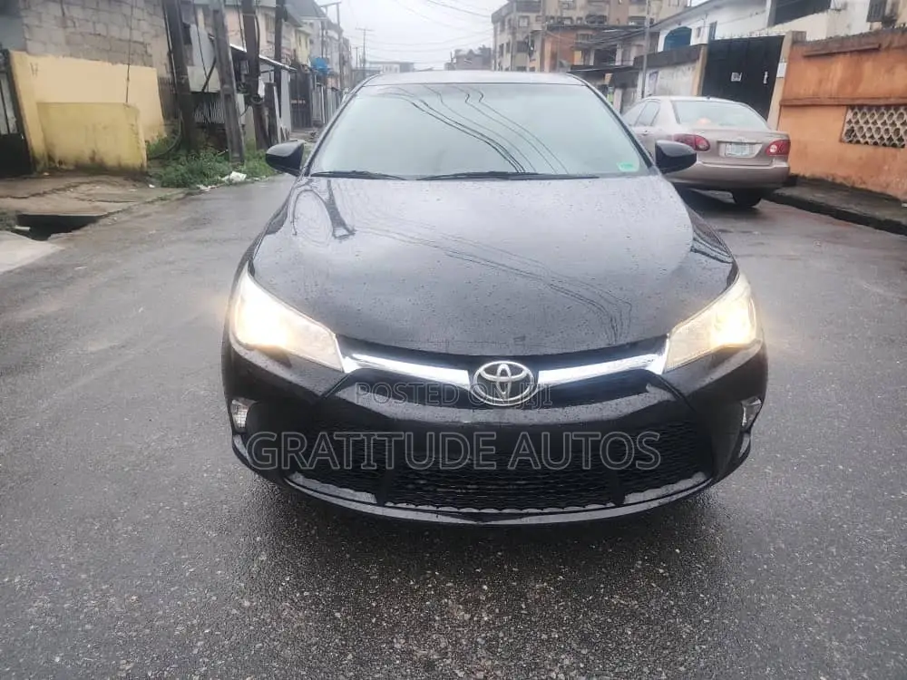 Toyota Camry SE 4dr Sedan (2.5L 4cyl 6A) 2017 Black