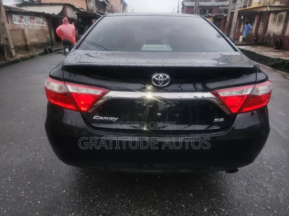 Toyota Camry SE 4dr Sedan (2.5L 4cyl 6A) 2017 Black