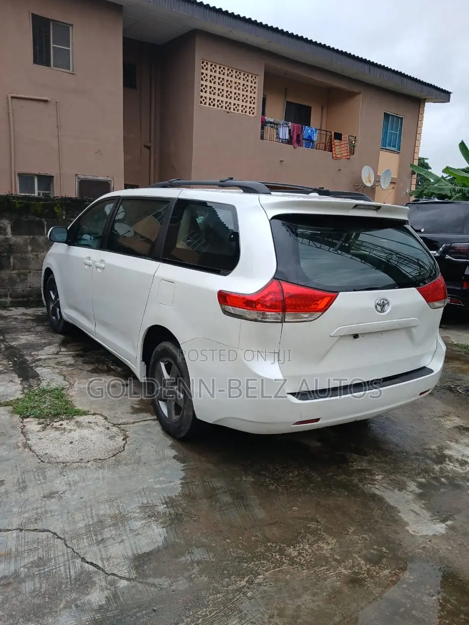 Toyota Sienna LE 7 Passenger 2012 White
