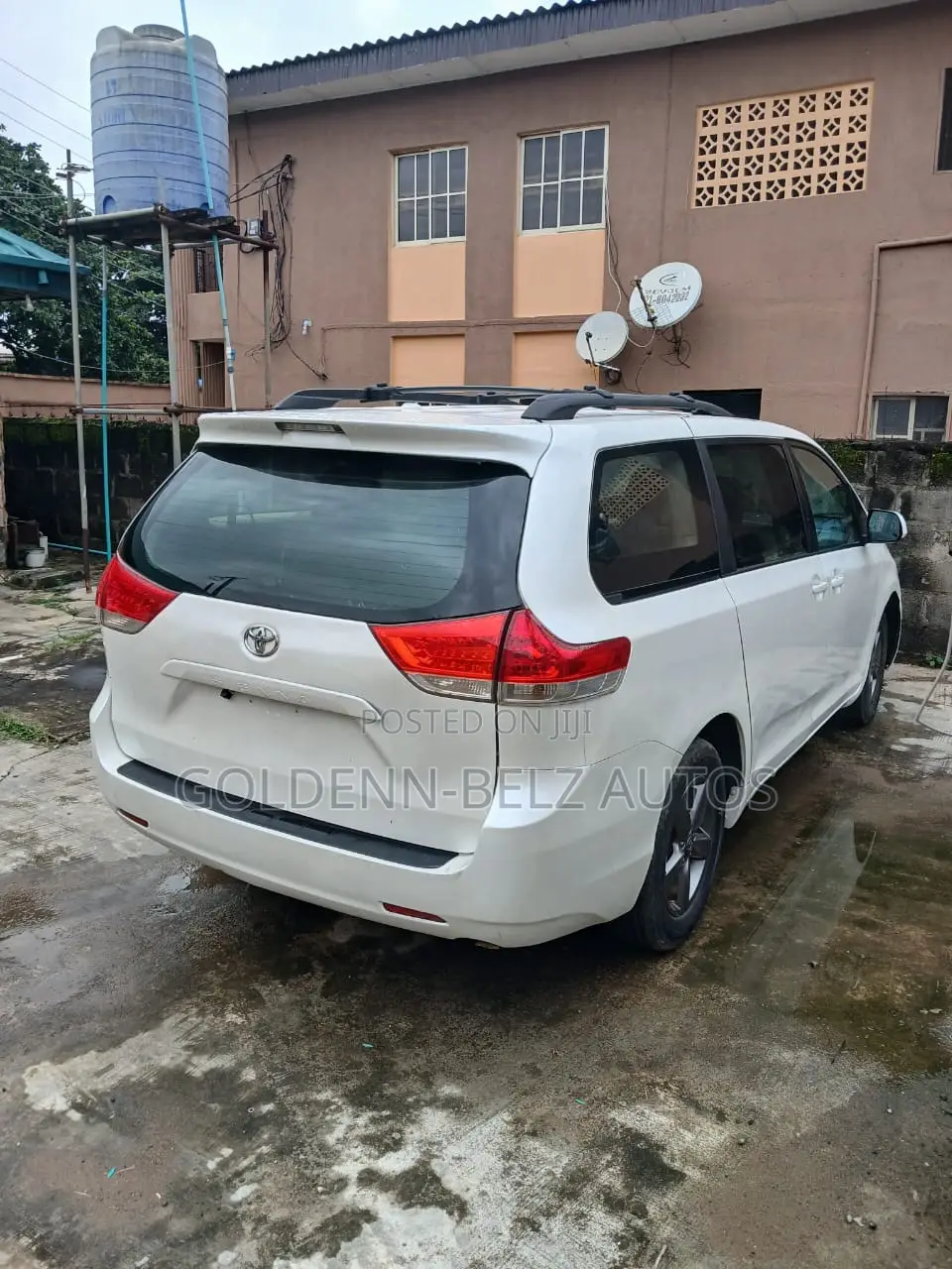 Toyota Sienna LE 7 Passenger 2012 White