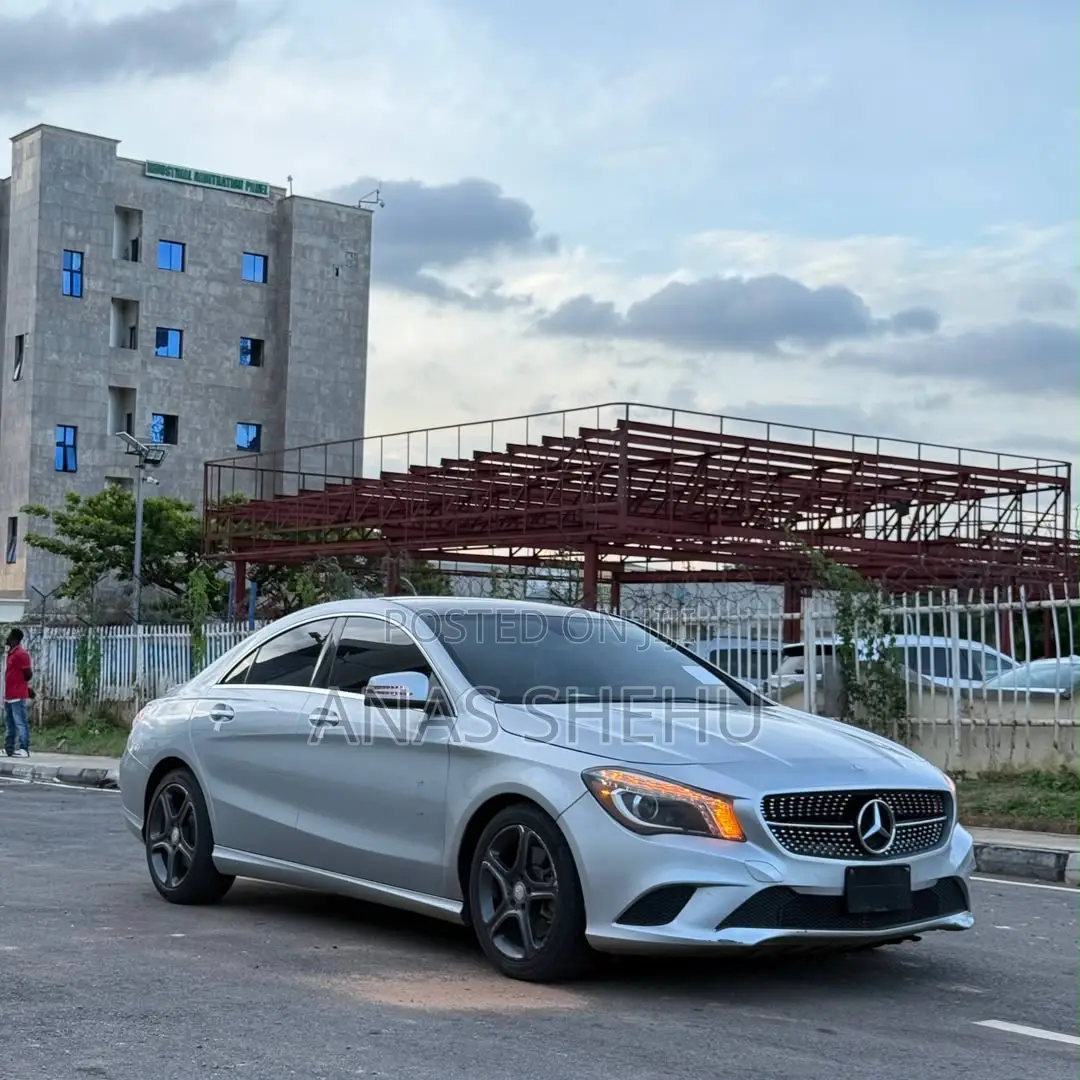 Mercedes-Benz CLA-Class CLA 250 4MATIC Sedan 2014 Silver