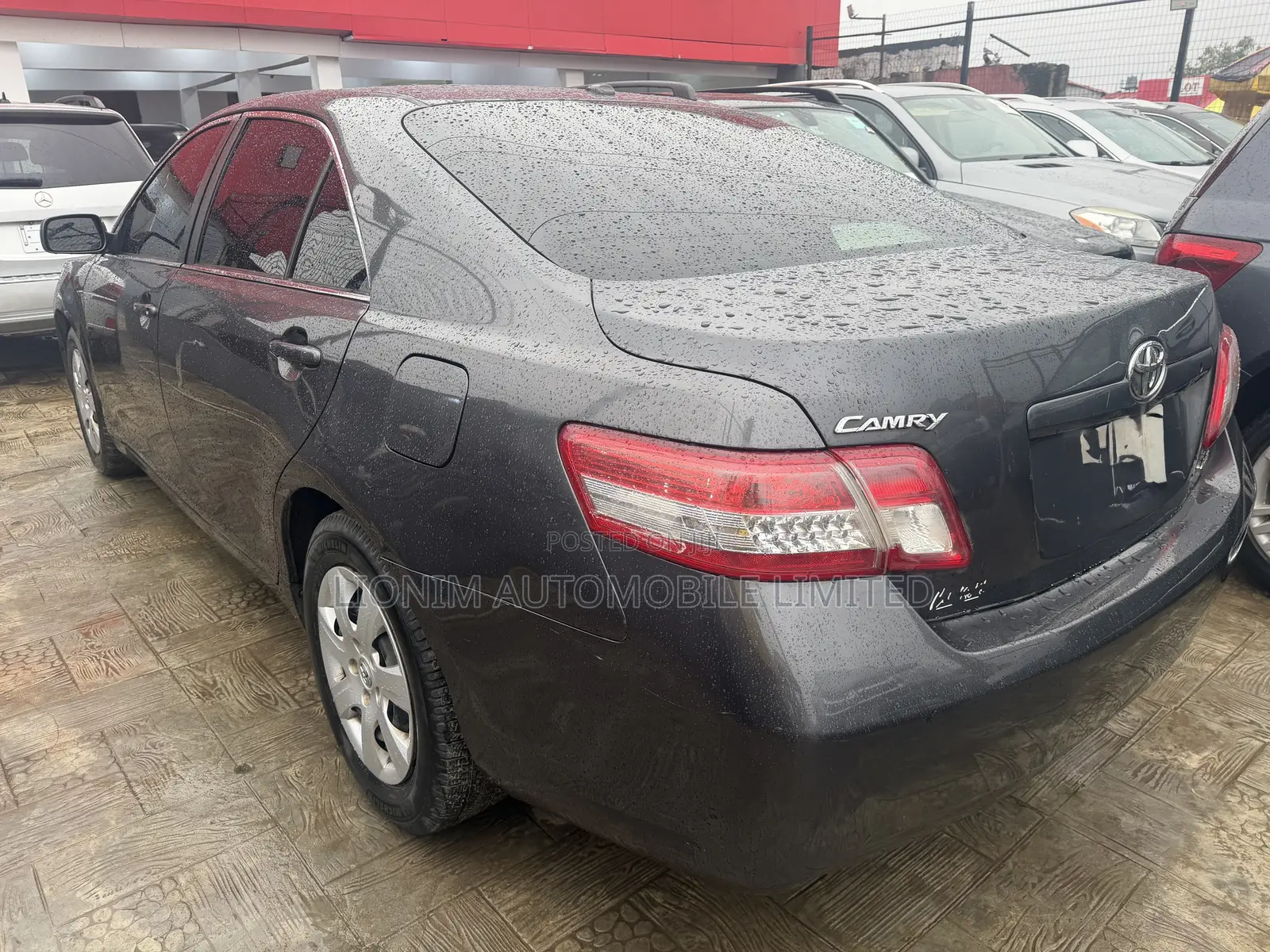 Toyota Camry LE 4dr Sedan (2.5L 4cyl 6AM) 2010 Gray