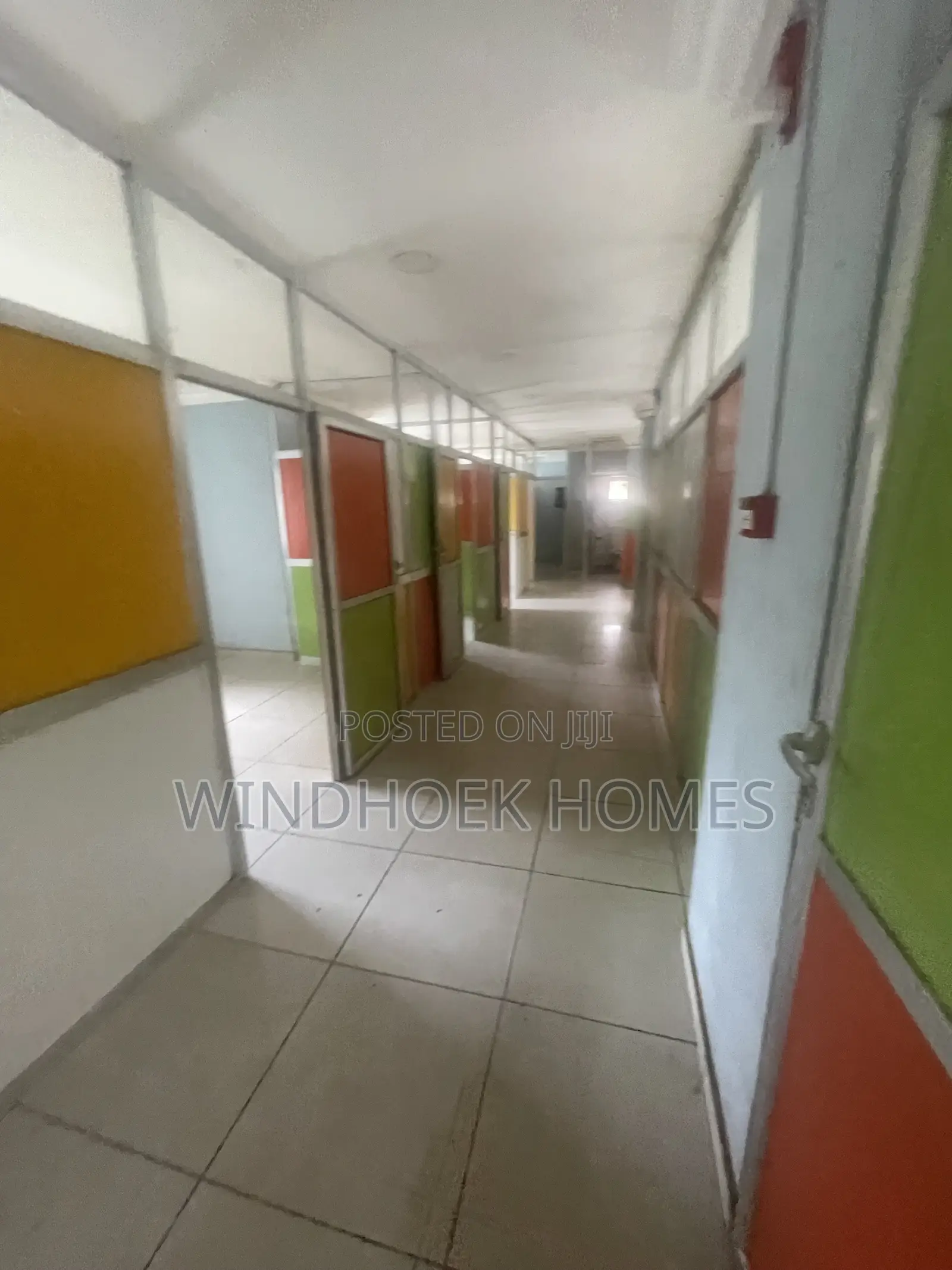 155sqms Office Space on the 2nd Floor in a Well Maintained Complex
