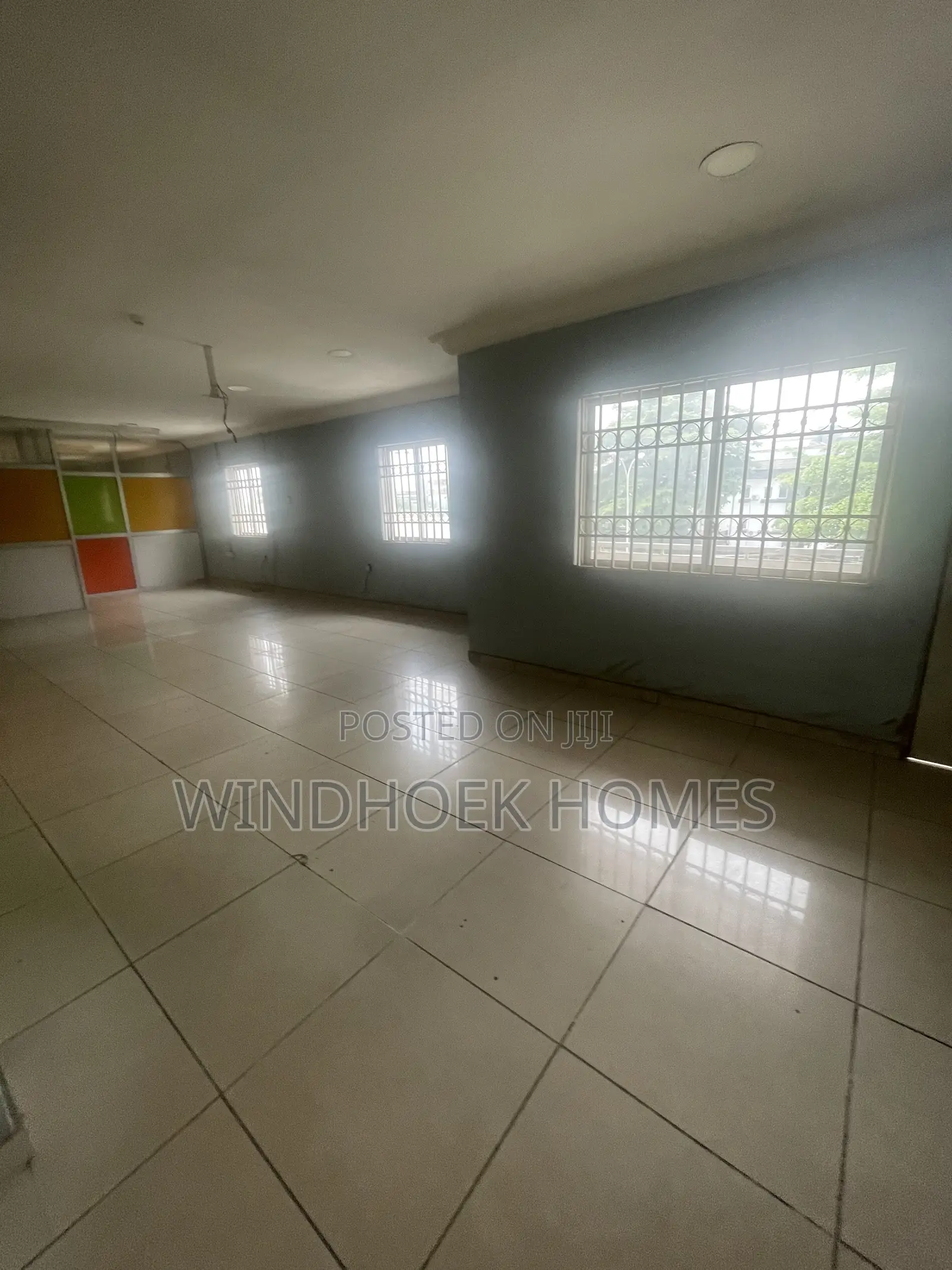 155sqms Office Space on the 2nd Floor in a Well Maintained Complex