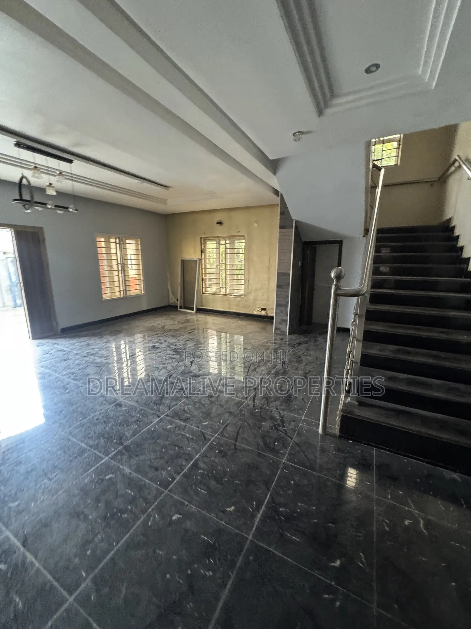 4bdrm Duplex in Green City Estate, Gwarinpa for rent