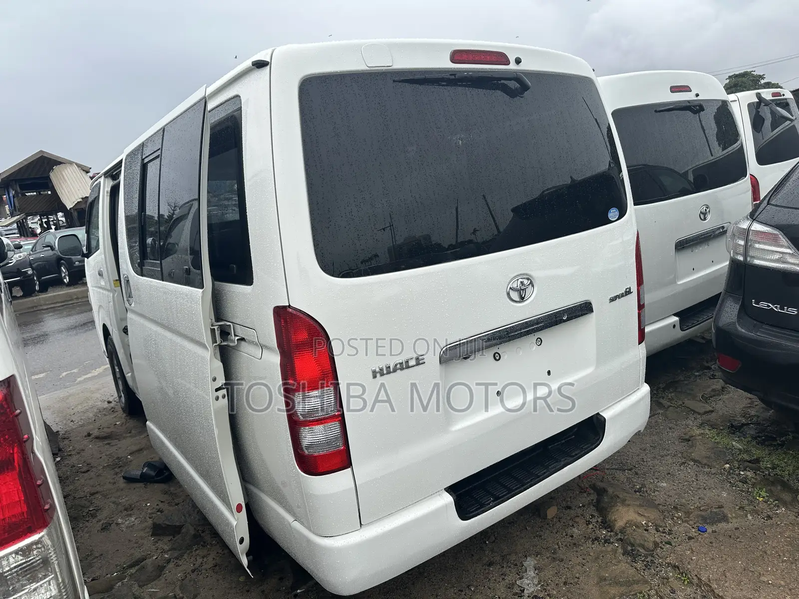 Toyota HiAce 2013 White