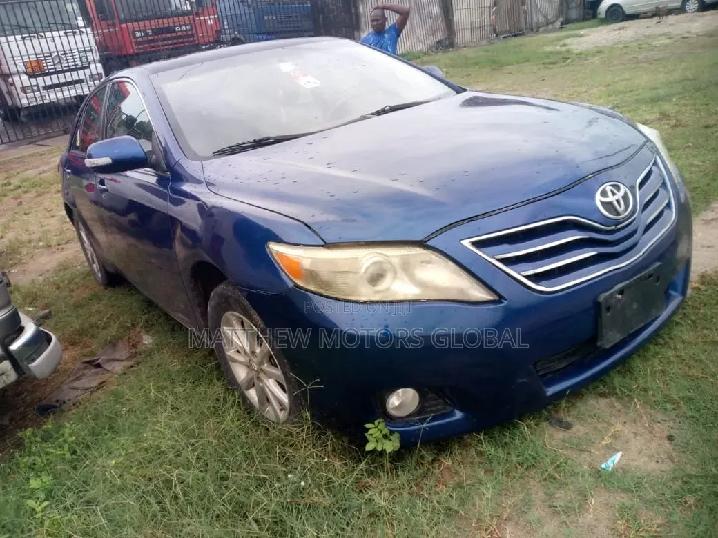 Toyota Camry 2011 Blue