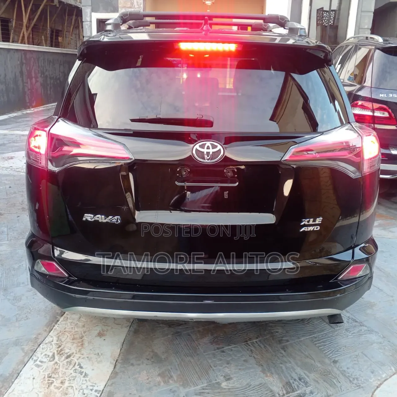 Toyota RAV4 XLE FWD (2.5L 4cyl 6A) 2017 Black