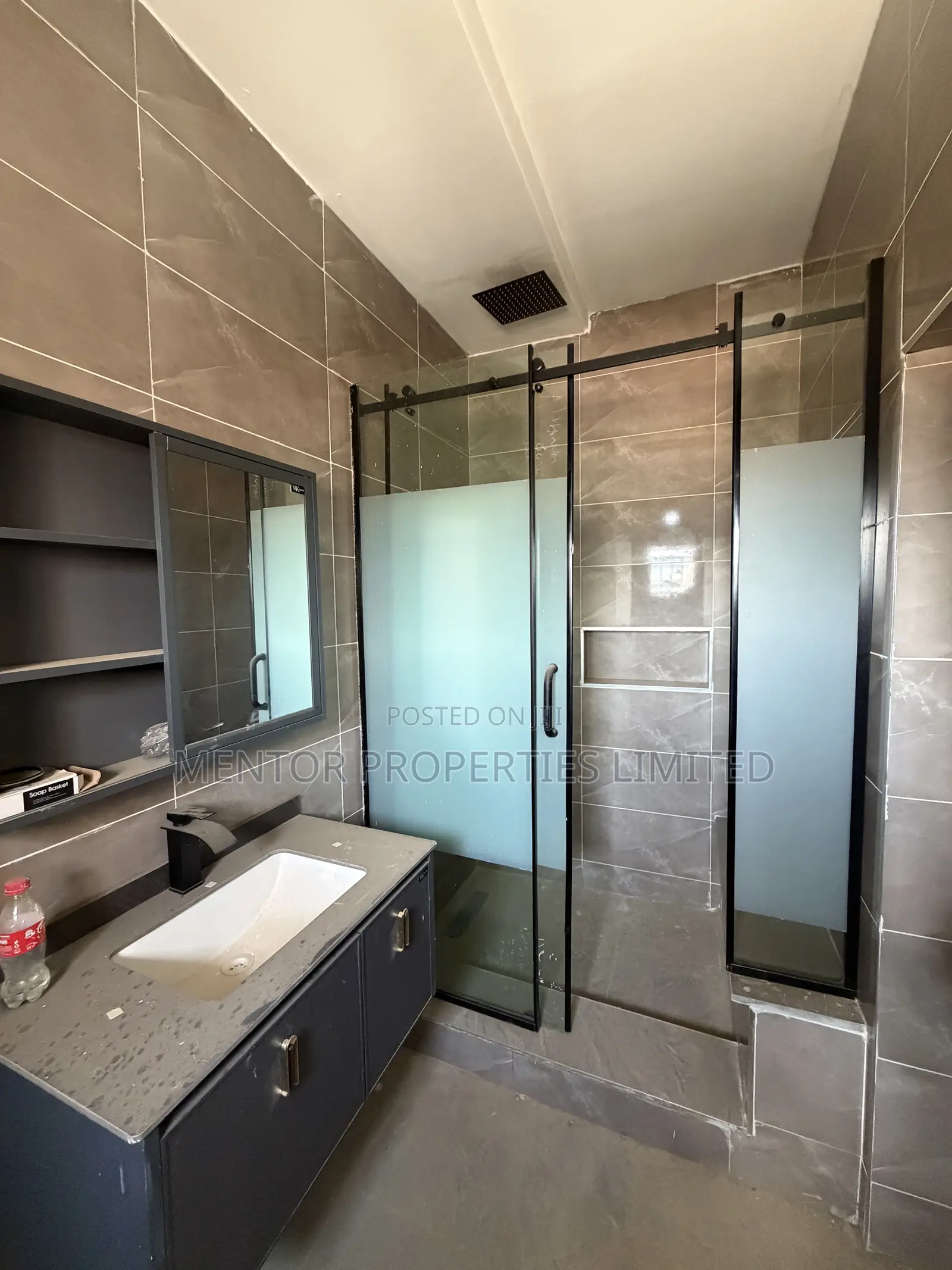 4bdrm Duplex in Paradise Estate, Life Camp for sale