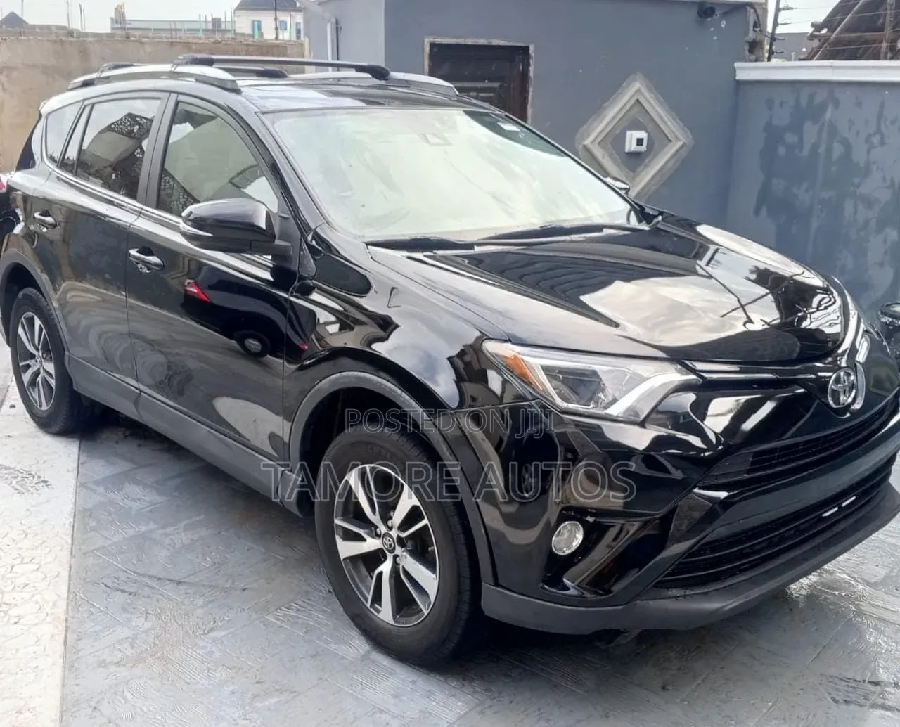 Toyota RAV4 XLE FWD (2.5L 4cyl 6A) 2017 Black