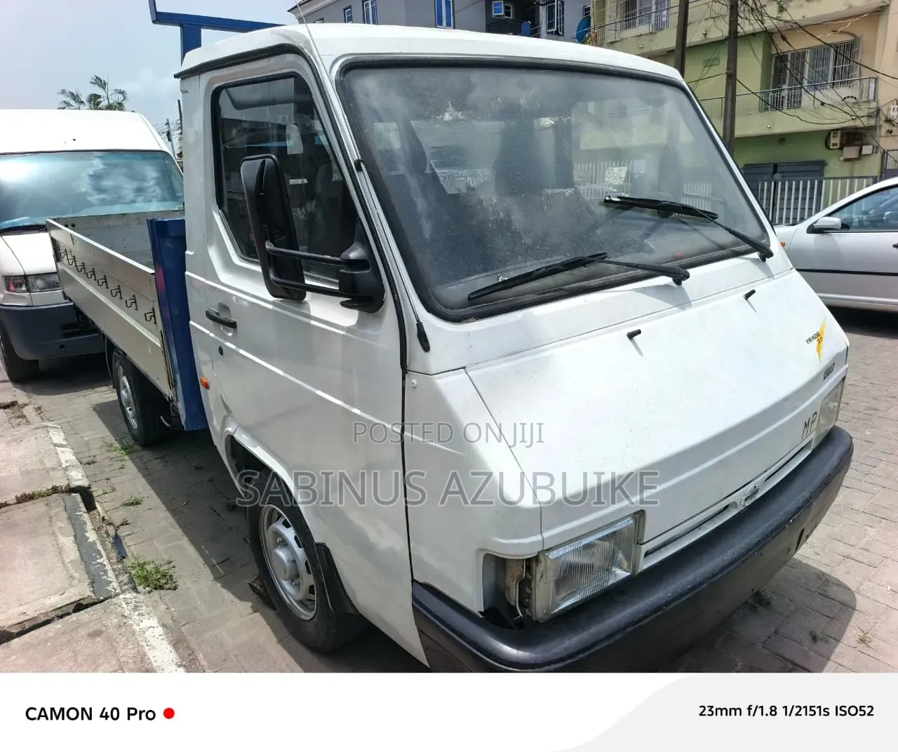 Nissan Pick-Up 2003 White
