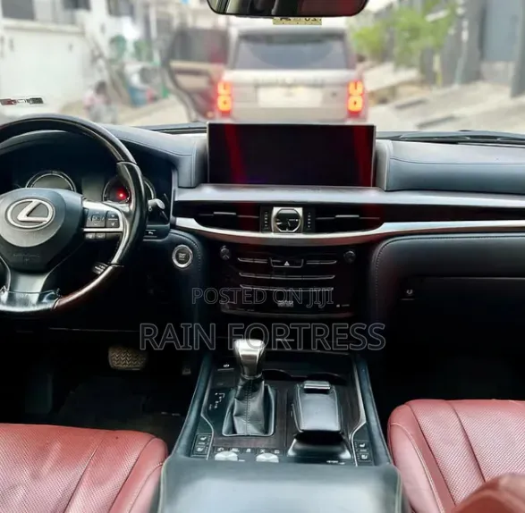 Lexus LX 2018 White