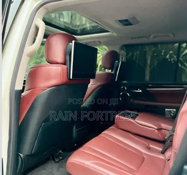 Lexus LX 2018 White