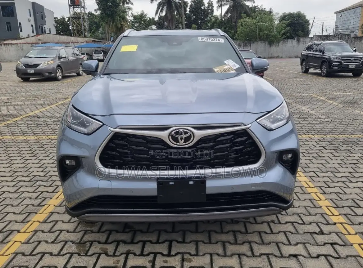 Toyota Highlander Platinum AWD 2024 Blue