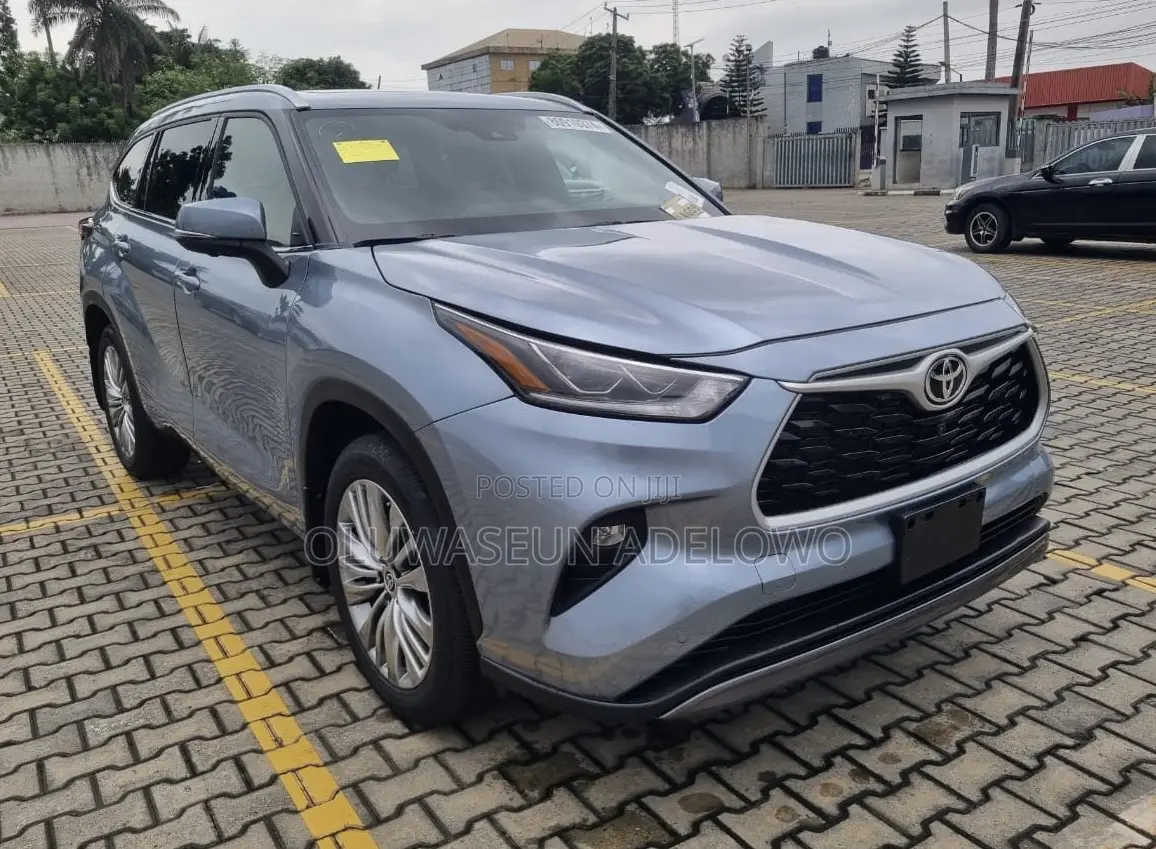 Toyota Highlander Platinum AWD 2024 Blue