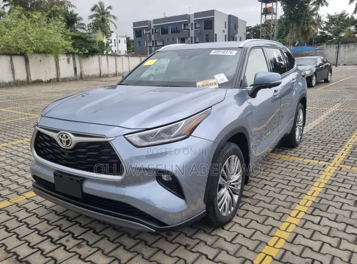 Toyota Highlander Platinum AWD 2024 Blue