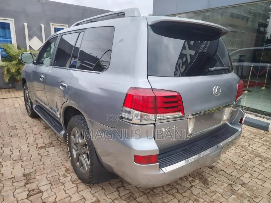 Lexus LX 570 (5 seats) AWD 2015 Gray