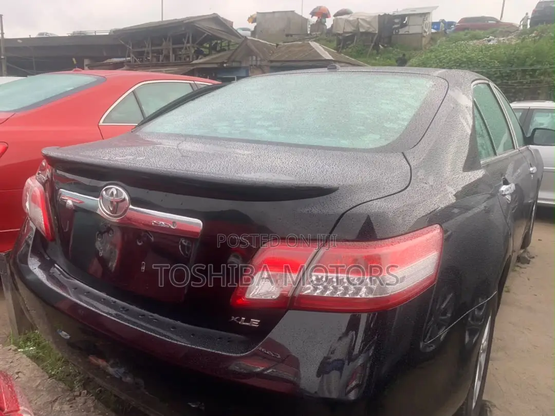 Toyota Camry XLE 4dr Sedan (2.5L 4cyl 6AM) 2010 Black