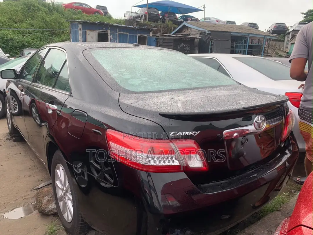 Toyota Camry XLE 4dr Sedan (2.5L 4cyl 6AM) 2010 Black