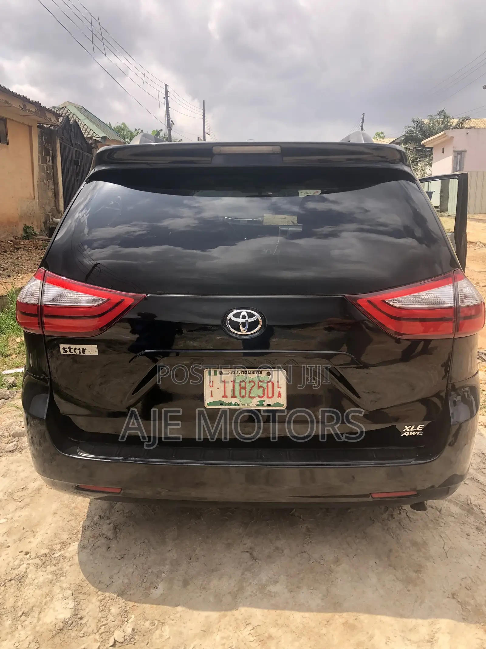 Toyota Sienna 2015 Black
