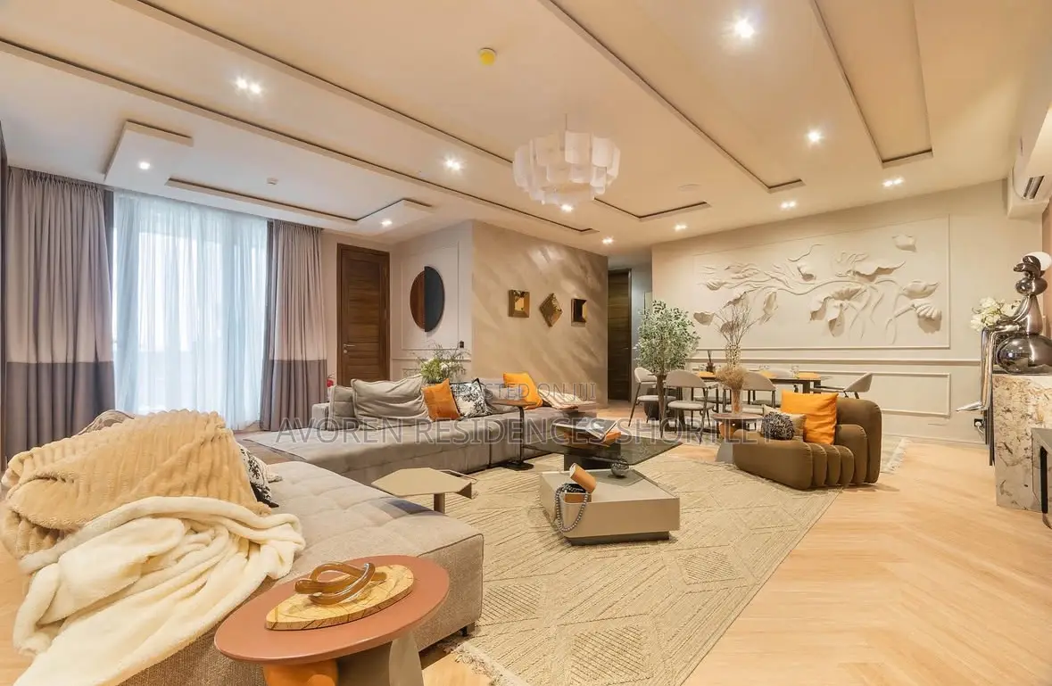 Beautiful Two Bedroom Shortlet in Admiralty Way
