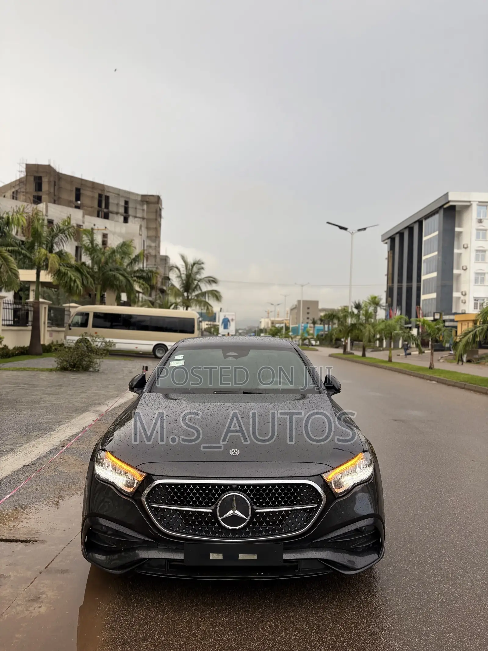 New Mercedes-Benz E300 2025 Black