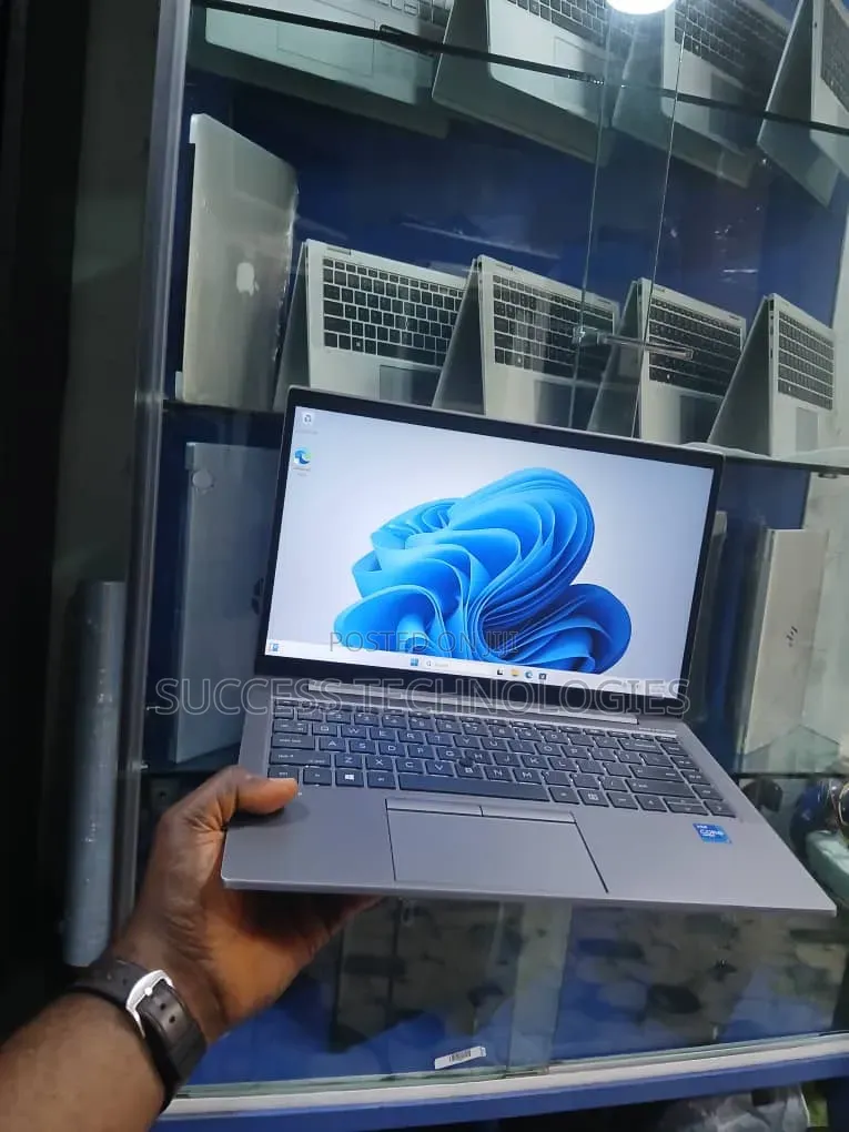 Laptop HP ZBook Firefly G8 16GB Intel Core i5 SSD 256GB