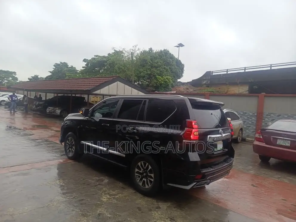 Toyota Land Cruiser Prado 4.0 Petrol TX-L 2012 Black