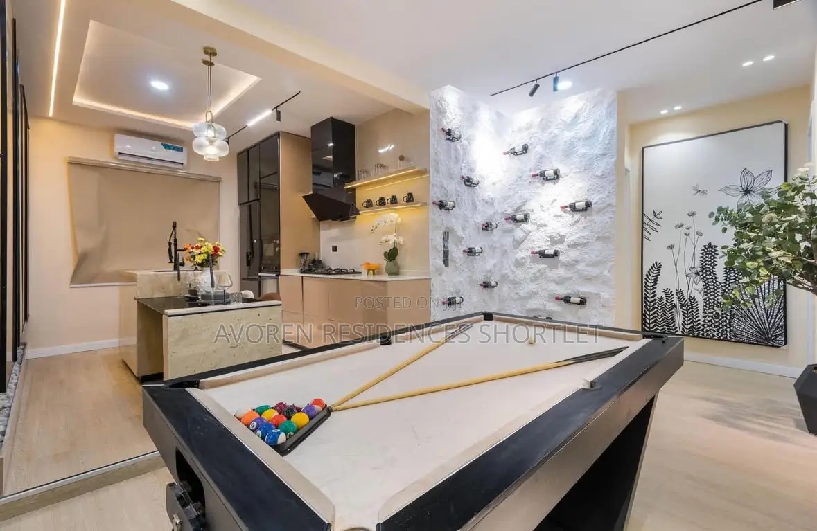 Luxurious One Bedroom Apartment Shortlet in Admiralty Way