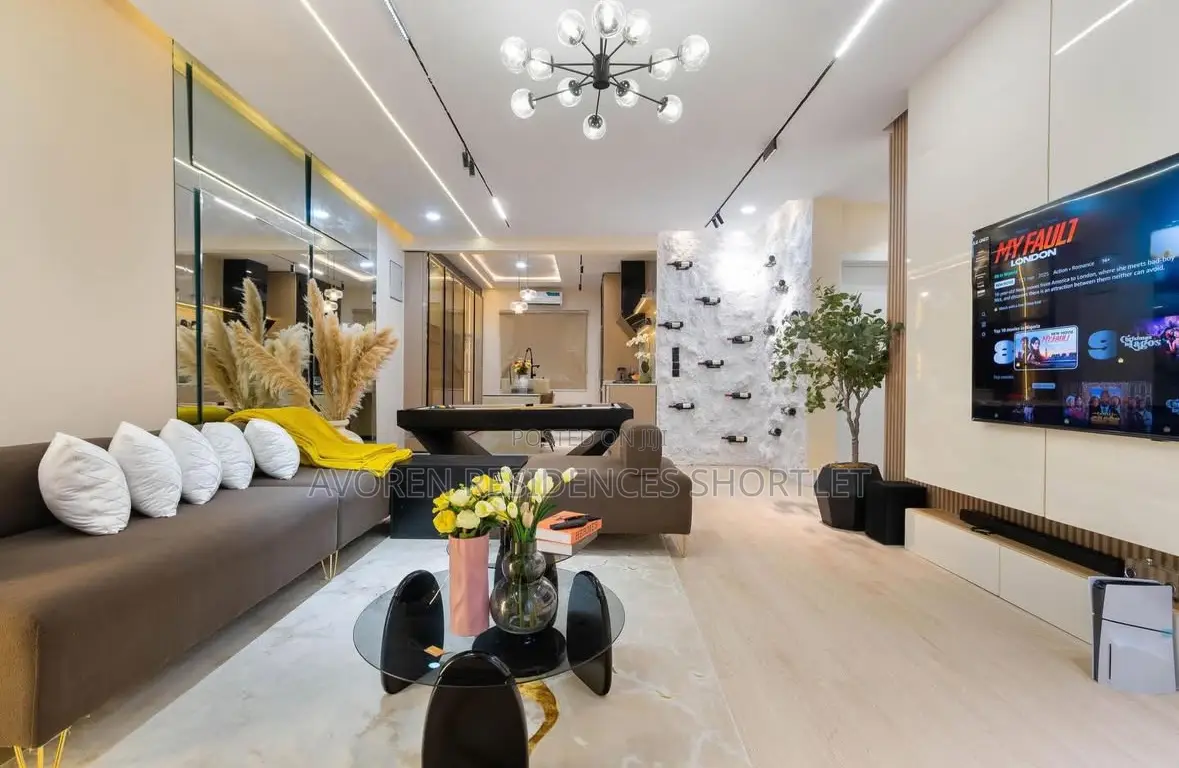 Luxurious One Bedroom Apartment Shortlet in Admiralty Way