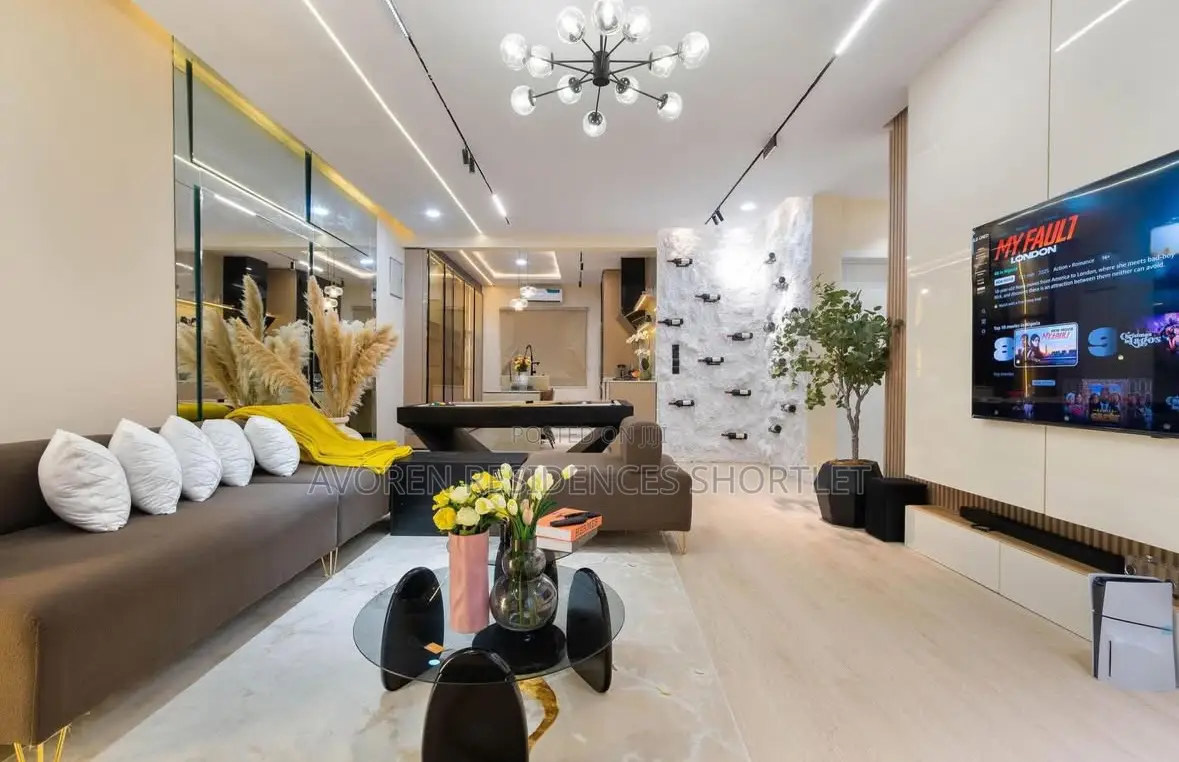 Luxurious One Bedroom Apartment Shortlet in Admiralty Way