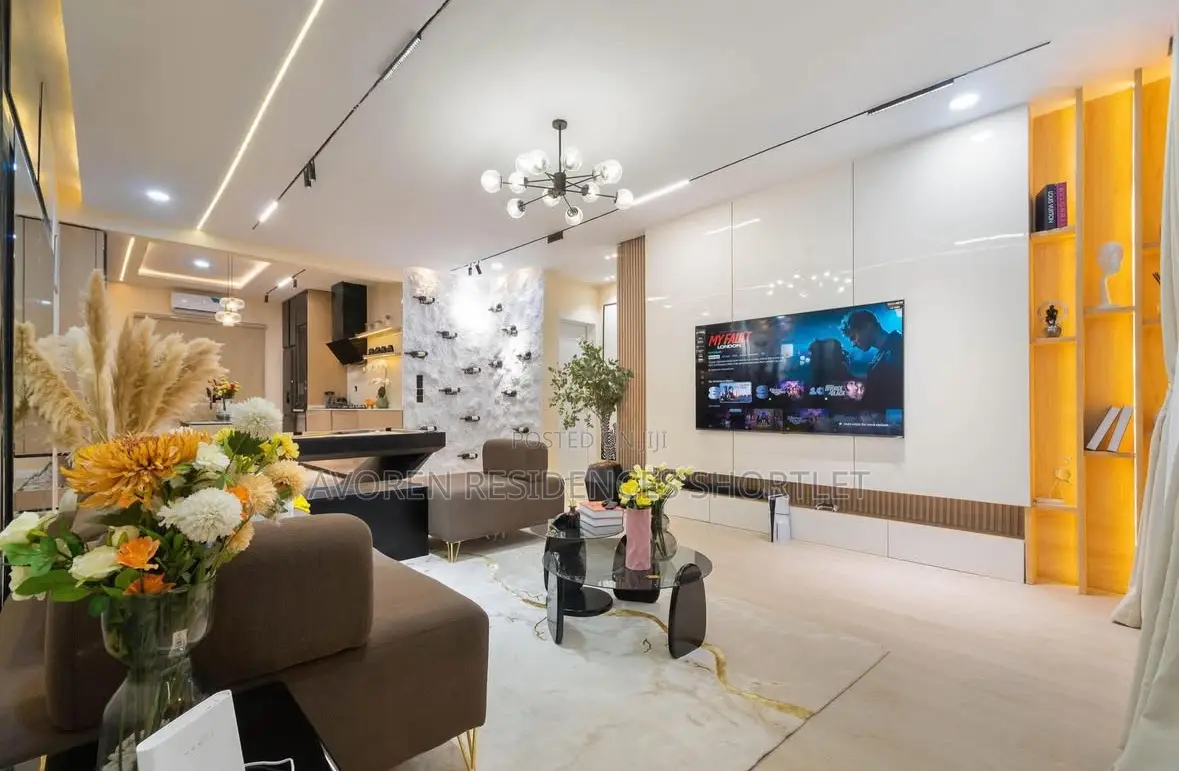 Luxurious One Bedroom Apartment Shortlet in Admiralty Way