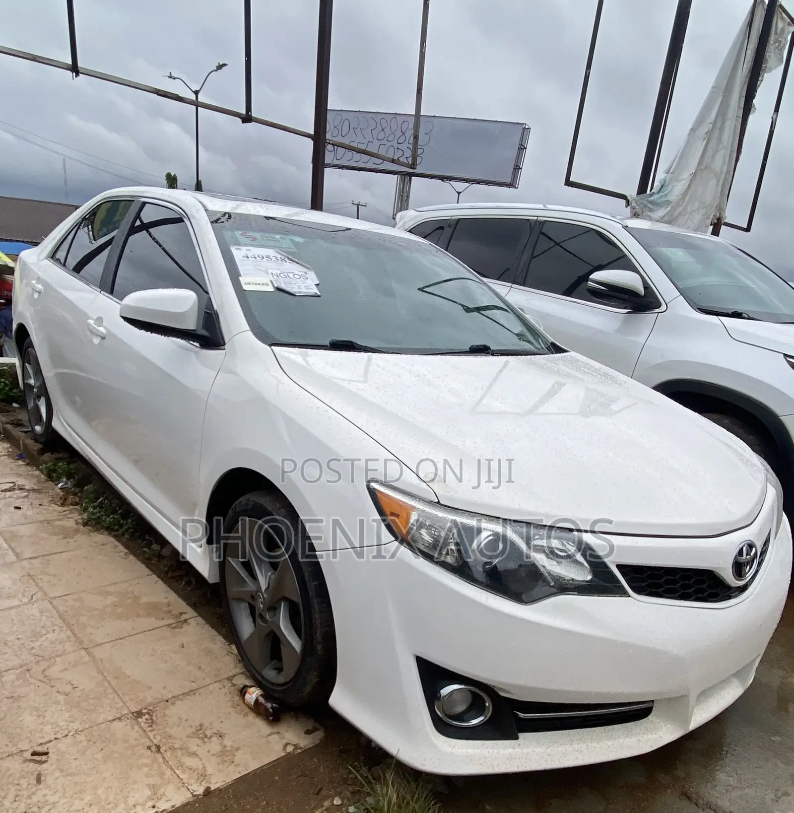 Toyota Camry SE 4dr Sedan (2.5L 4cyl 6A) 2013 White