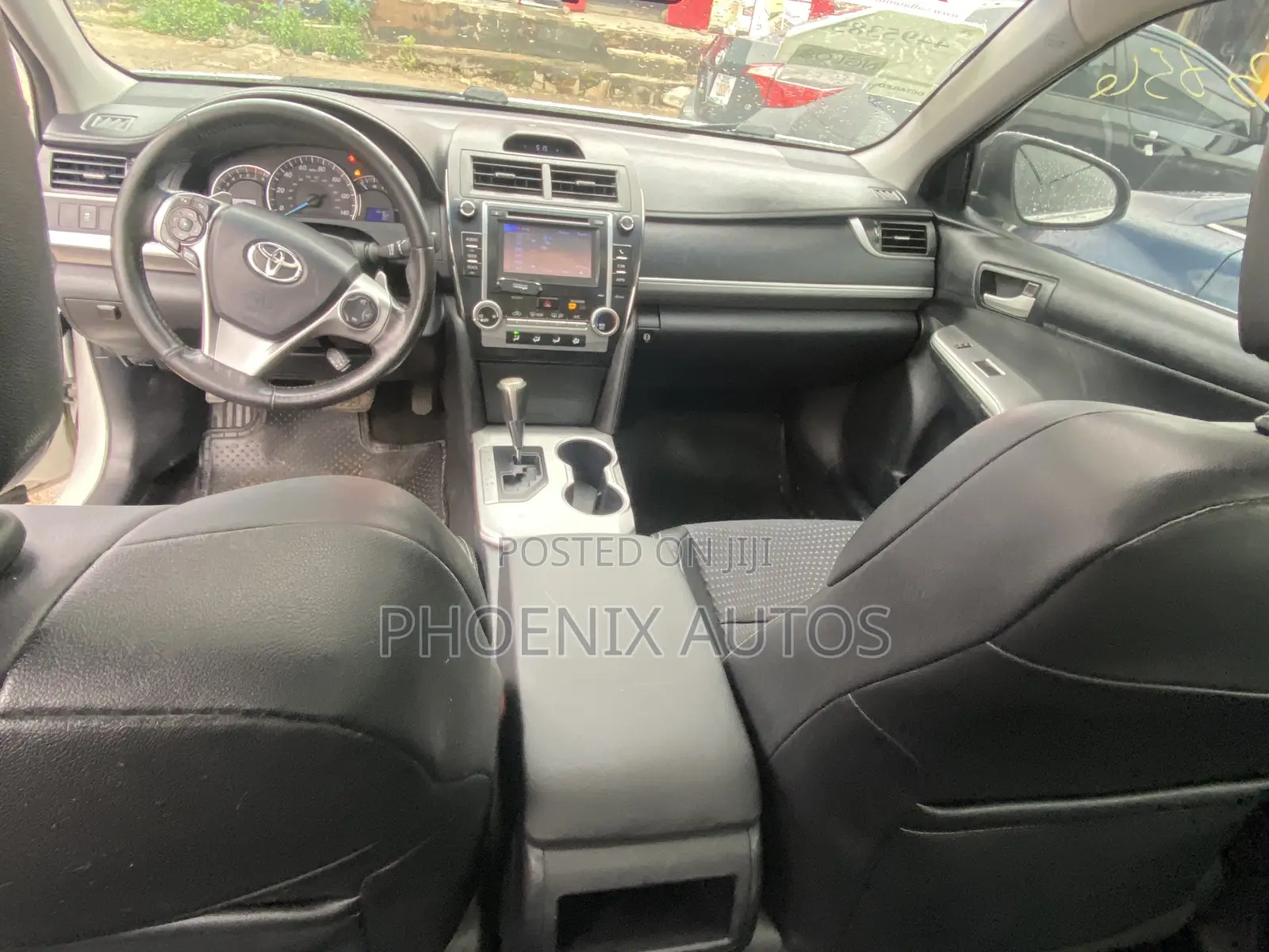 Toyota Camry SE 4dr Sedan (2.5L 4cyl 6A) 2013 White