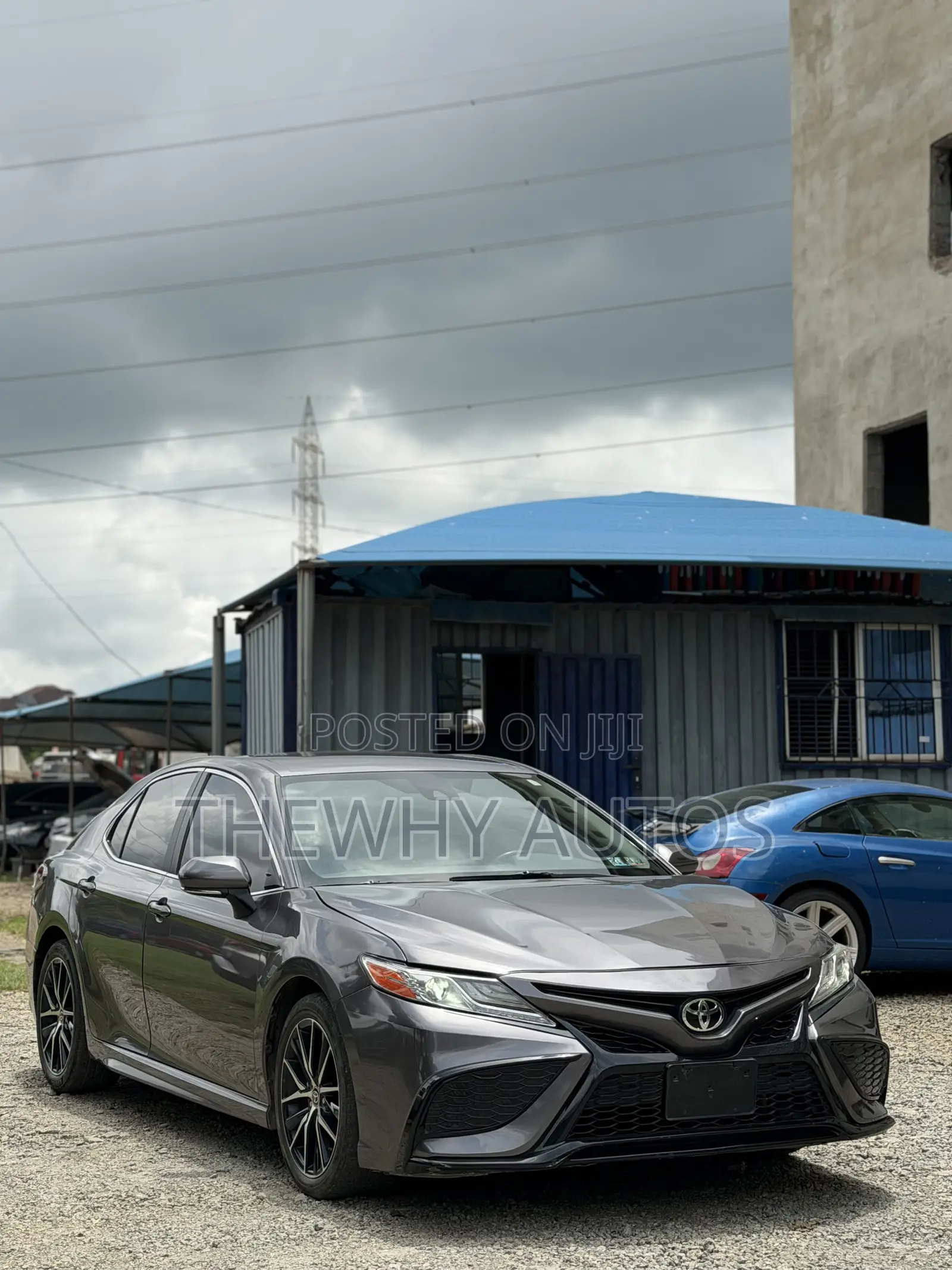 Toyota Camry SE 2021 Gray