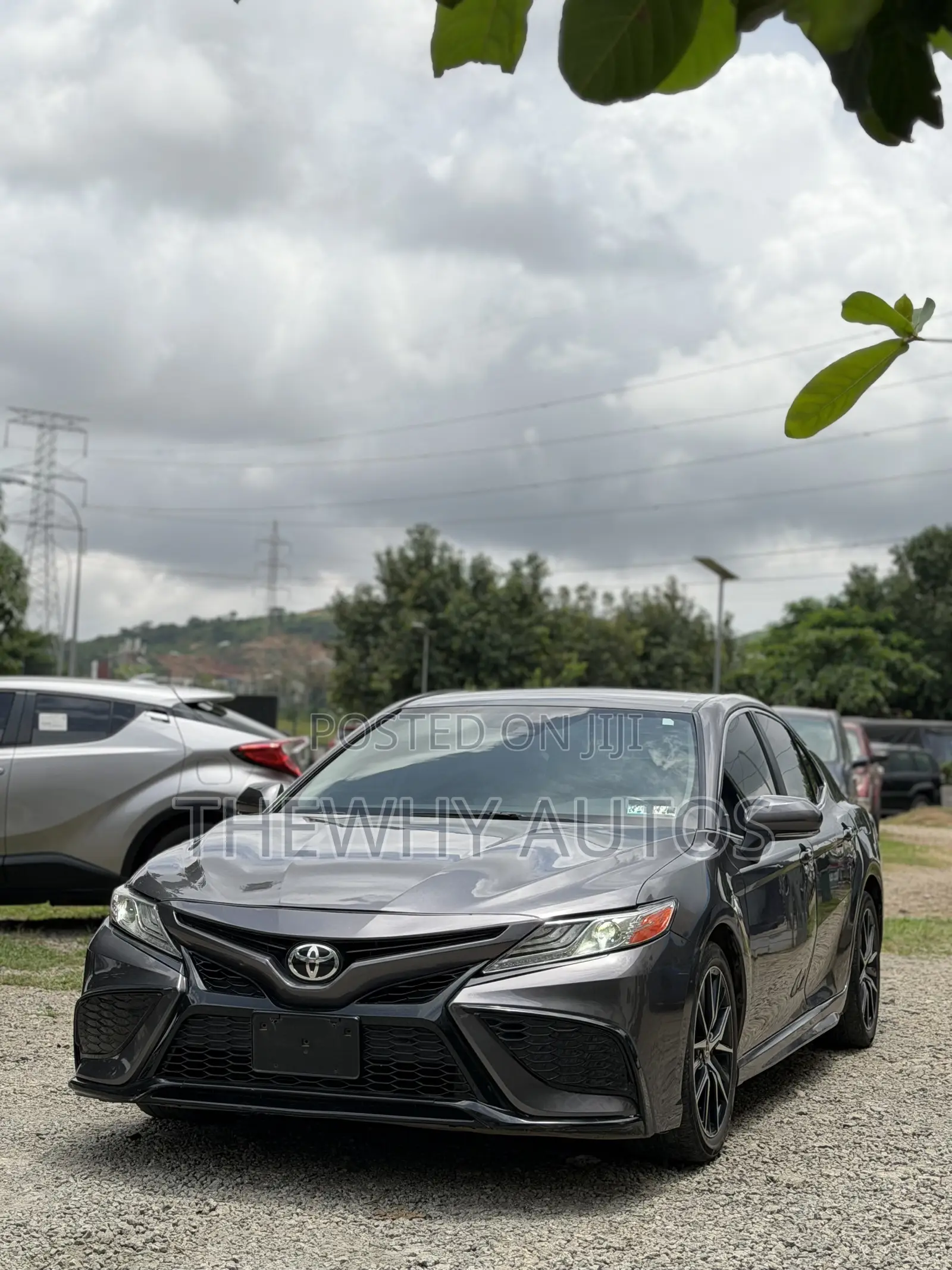 Toyota Camry SE 2021 Gray