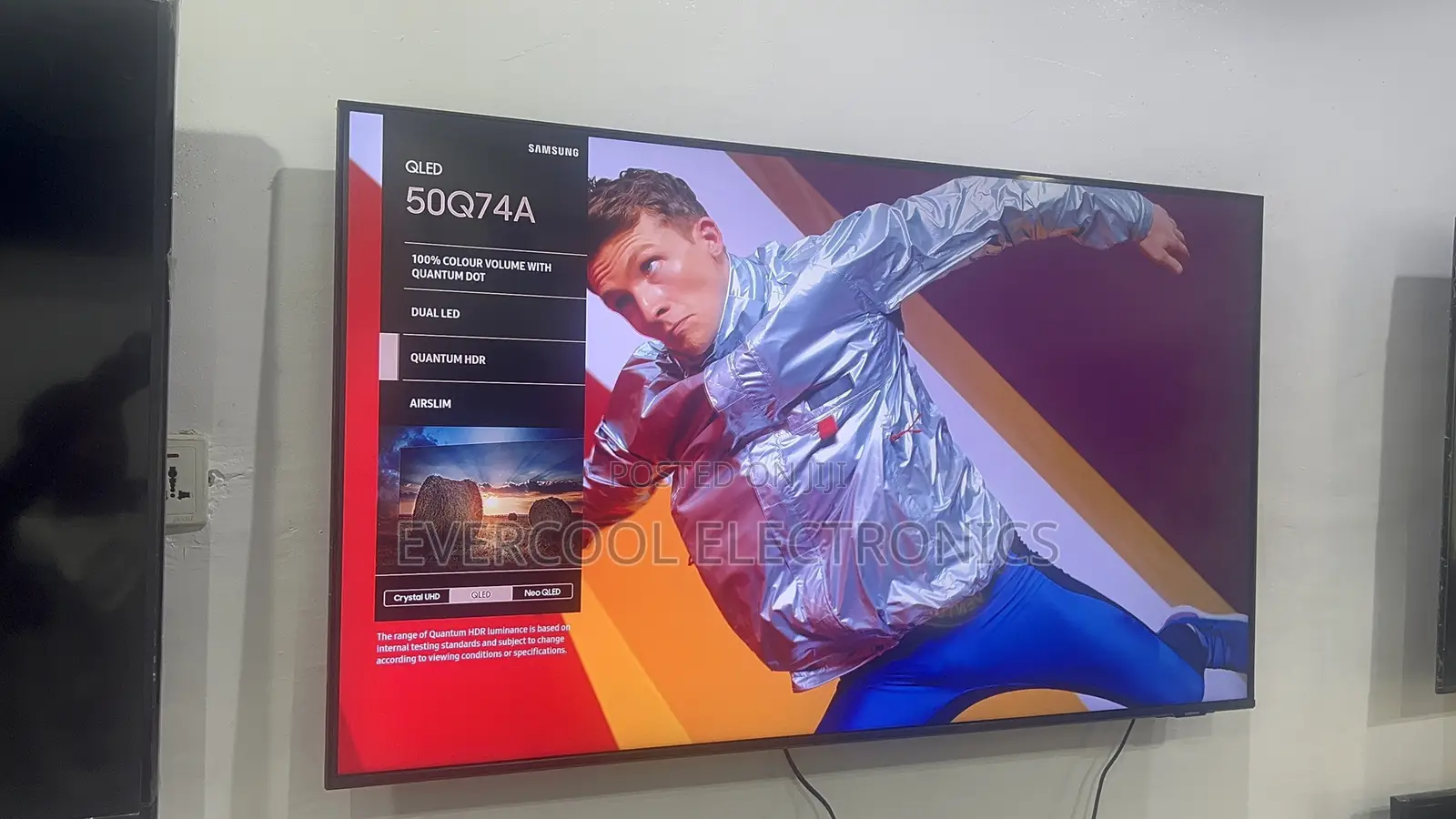 AirSlim 50” SAMSUNG QLED Q74A Smart TV With HDR 10+ Apple AirPlay