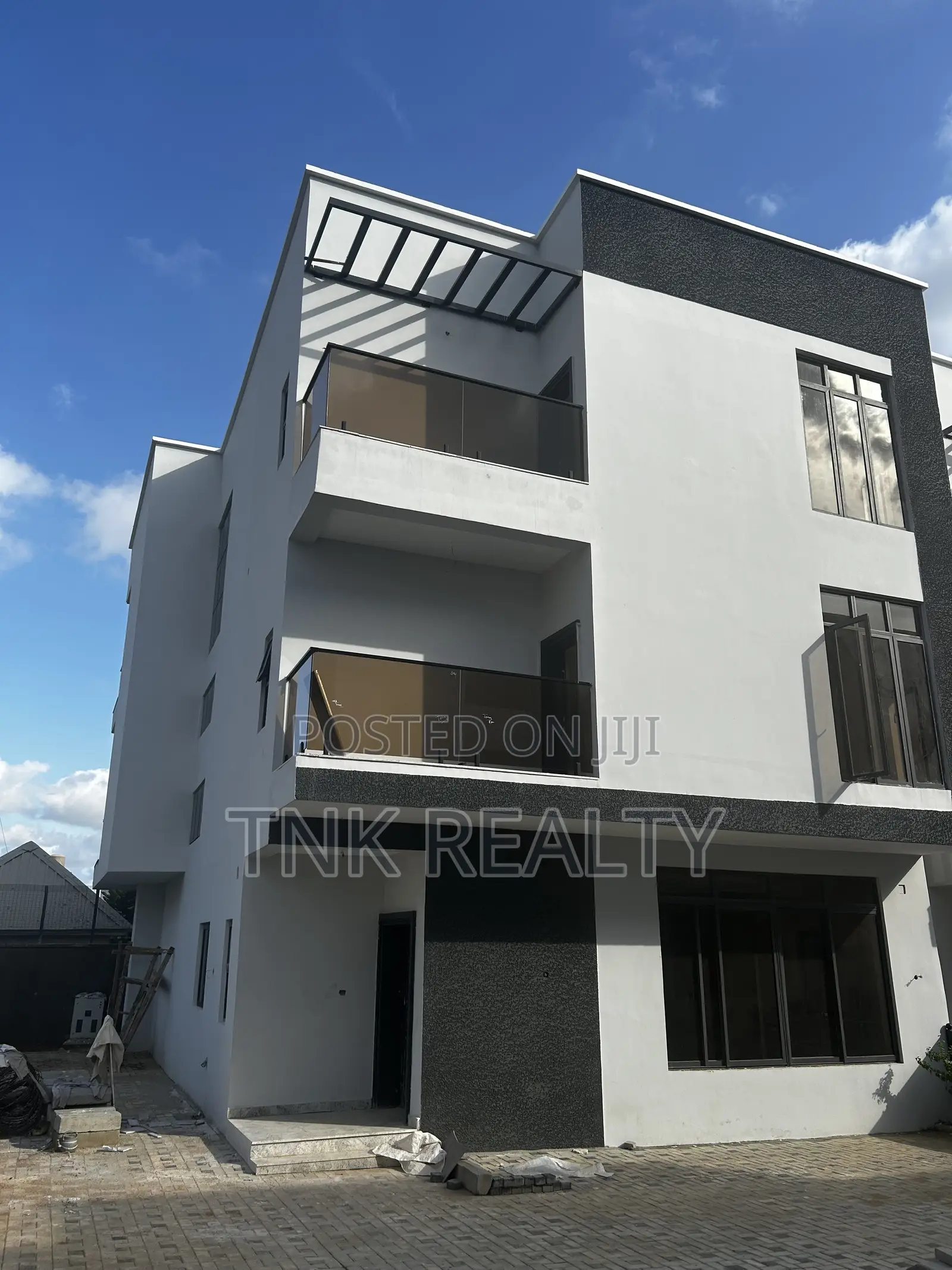 Furnished 4bdrm Duplex in Mabushi for sale