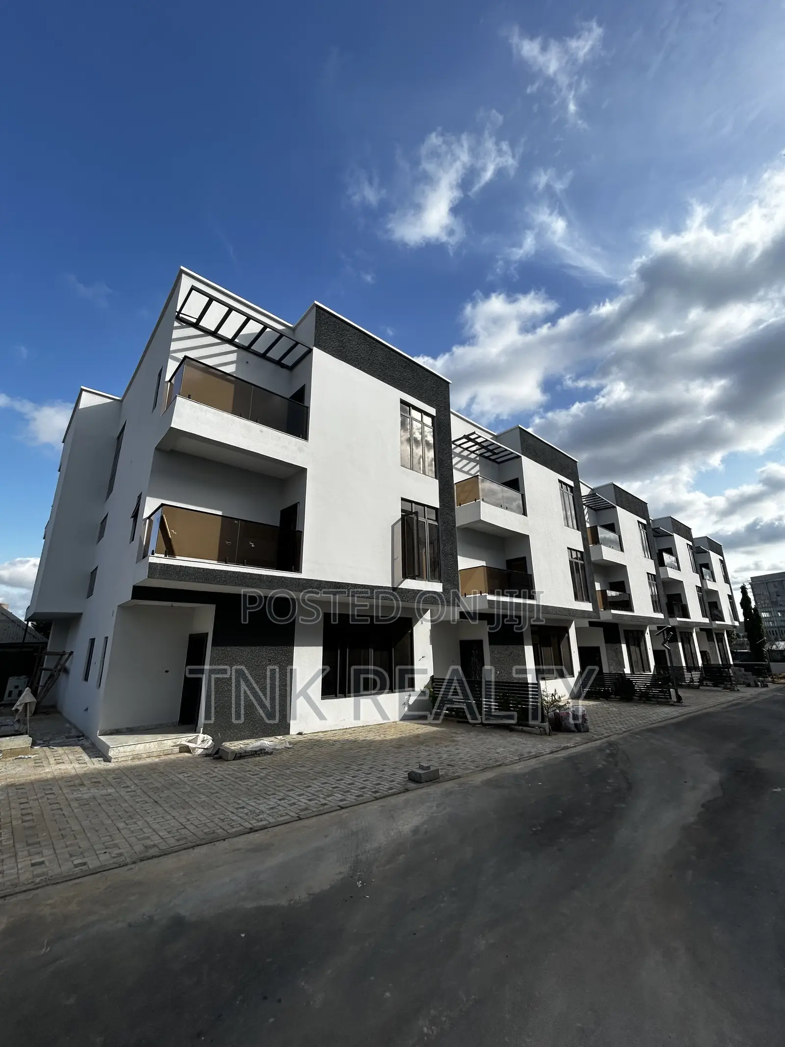 Furnished 4bdrm Duplex in Mabushi for sale
