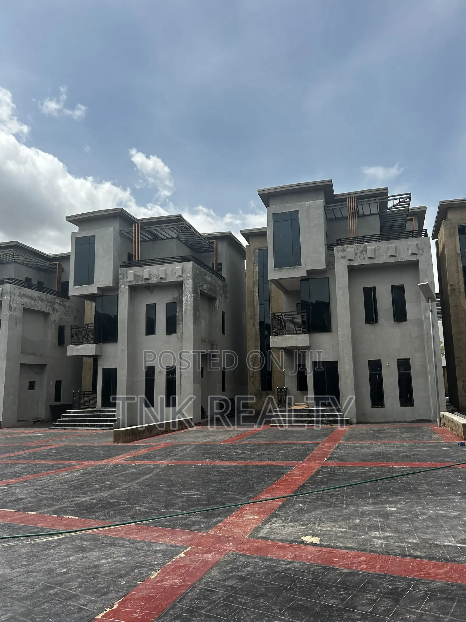 5bdrm Duplex in Kado for sale