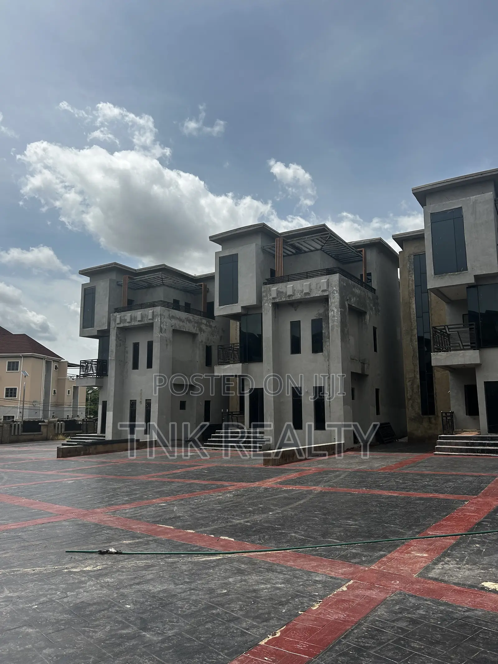 5bdrm Duplex in Kado for sale