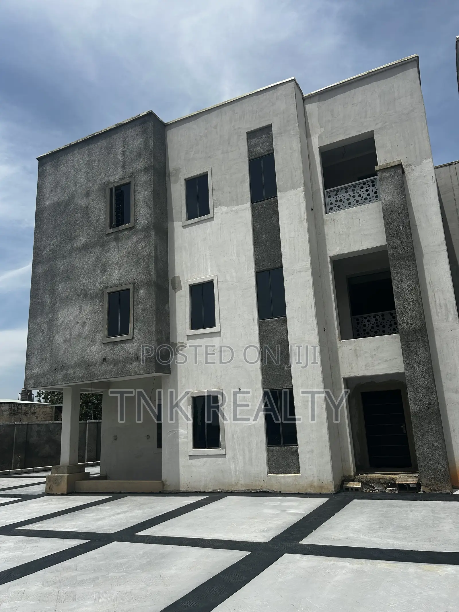 4bdrm Duplex in Kado for sale