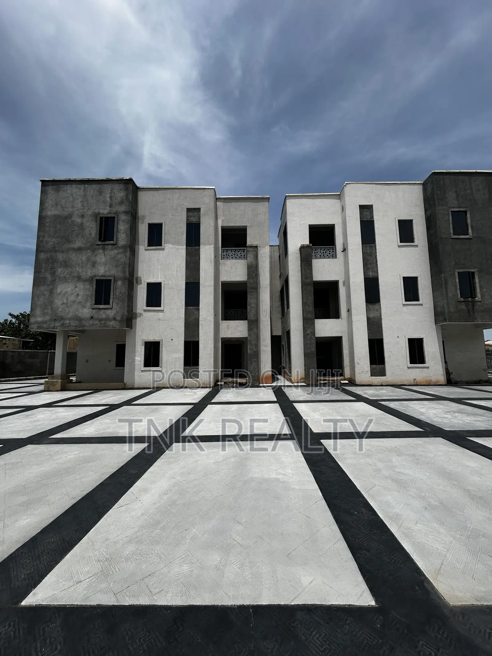 4bdrm Duplex in Kado for sale