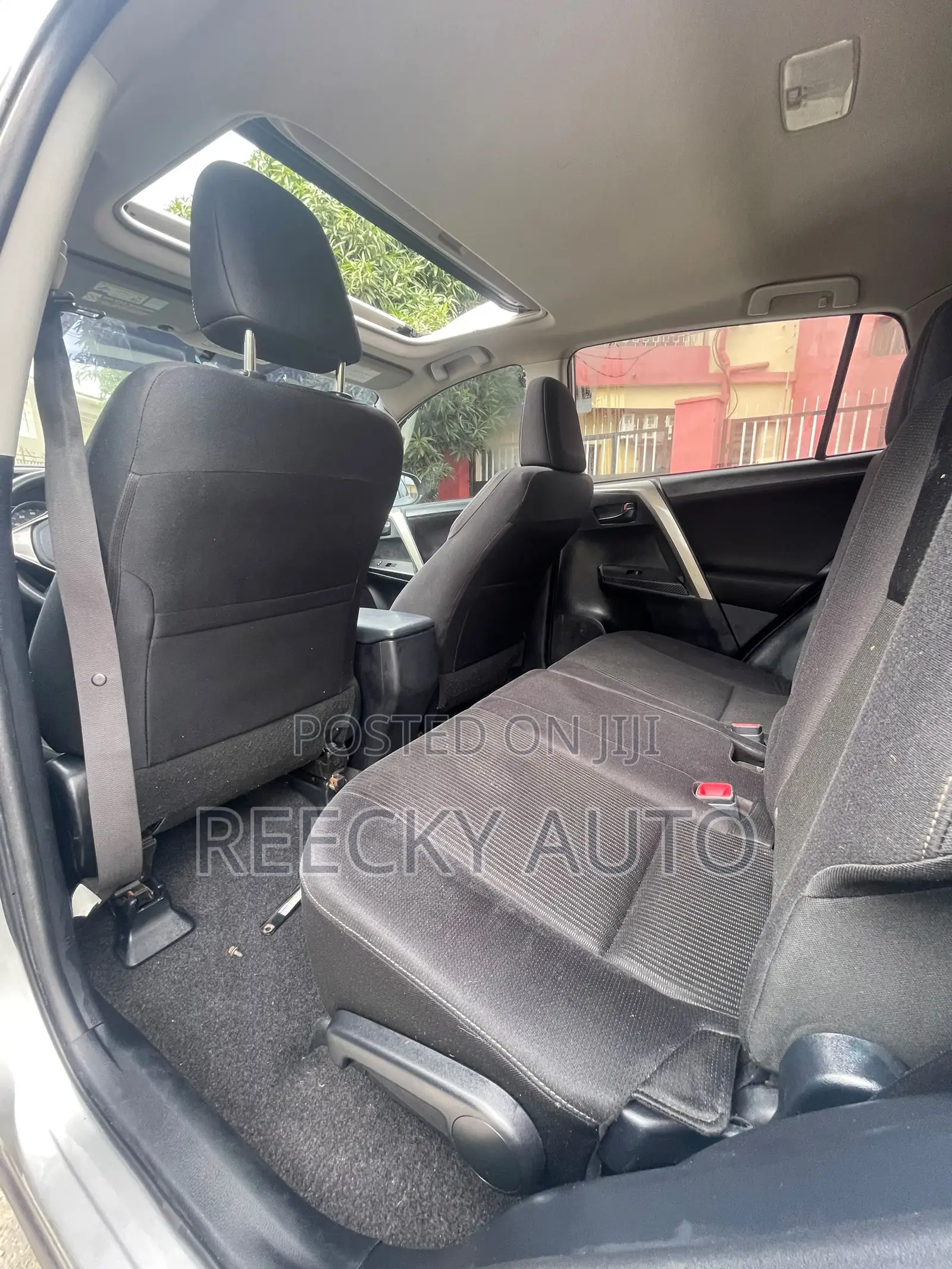Toyota RAV4 XLE 4dr SUV (2.5L 4cyl 6A) 2014 Silver
