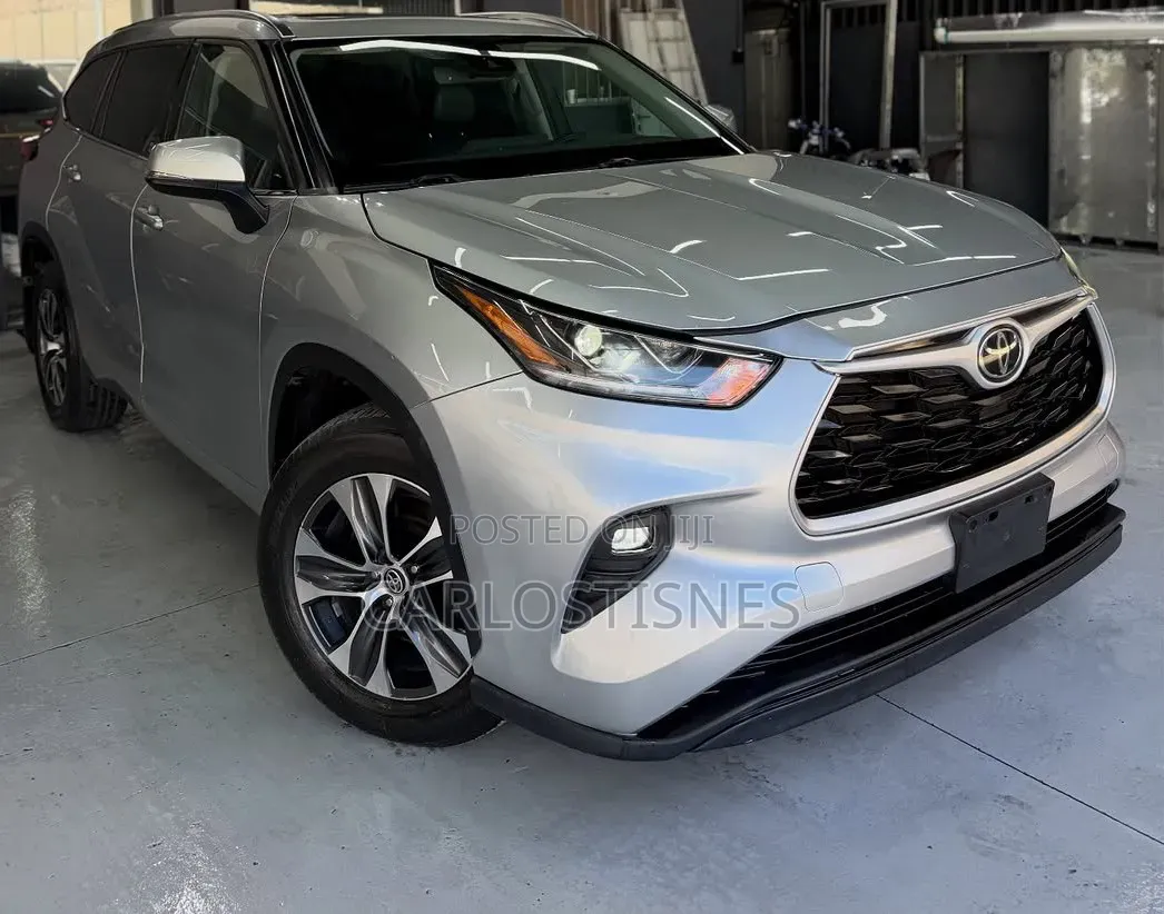 Toyota Highlander XLE AWD 2020 Silver