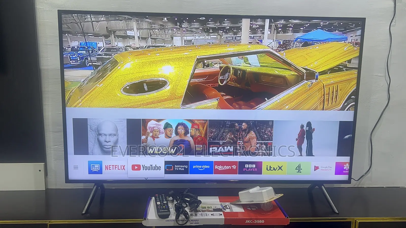50” Samsung Ultra HD Smart TV With PURCOLOUR HDR