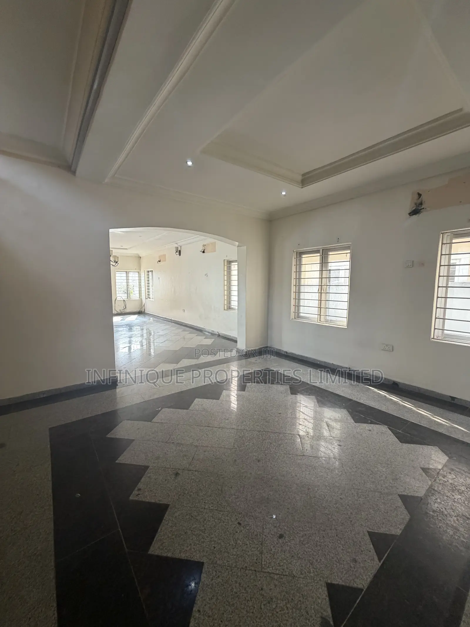5bdrm Duplex in Lekki Phase 1 for rent