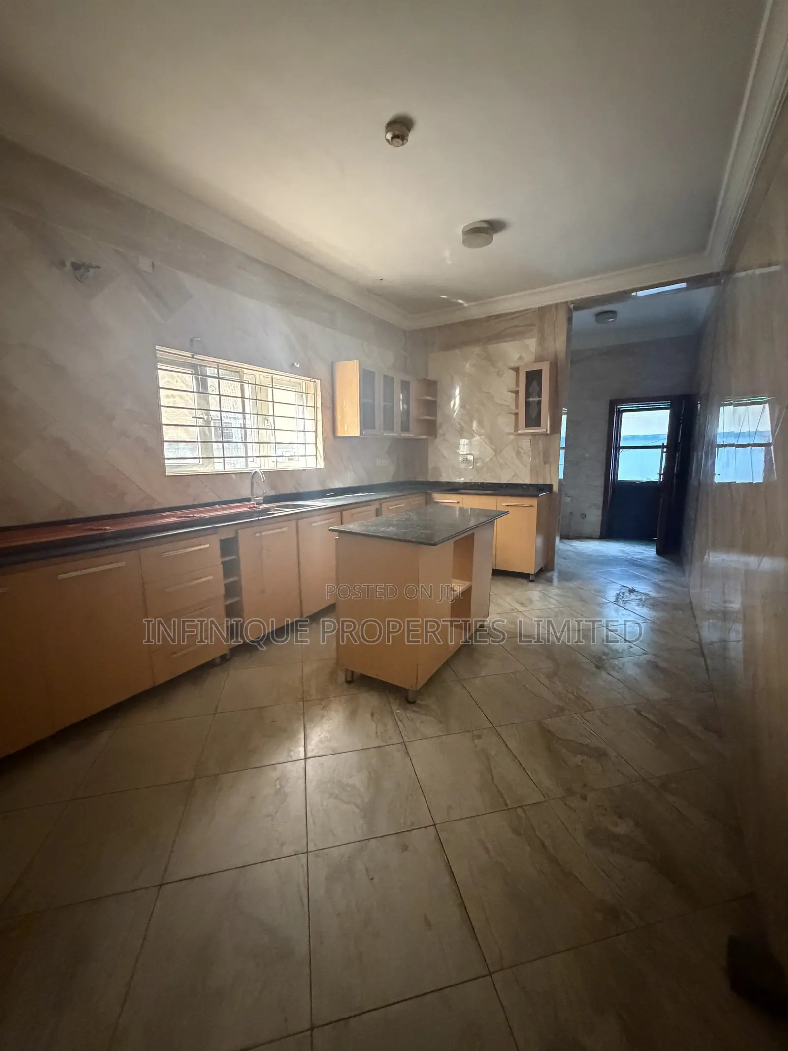 5bdrm Duplex in Lekki Phase 1 for rent